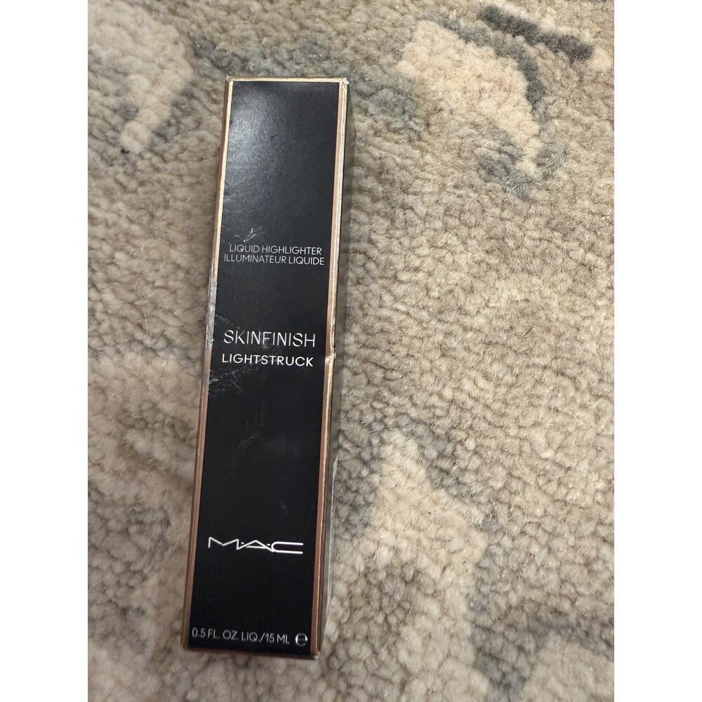 MAC Cosmetics Skinfinish Lightstruck Liquid Highlighter in Double-Gleam